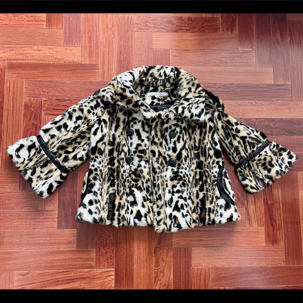 Faux Fur Cropped Jacket - animal print leopard cheetah coat - never worn Medium